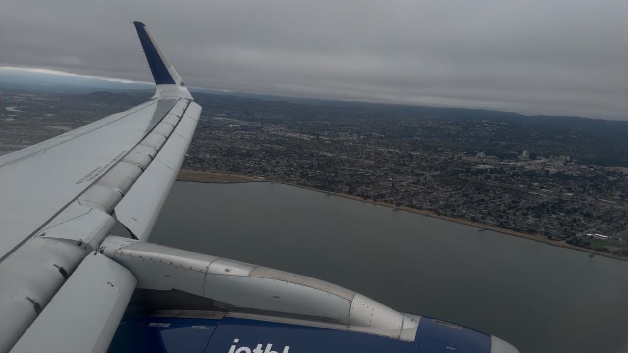 JetBlue Airbus A321 Overcast Morning Landing San Francisco Intl. (KSFO)