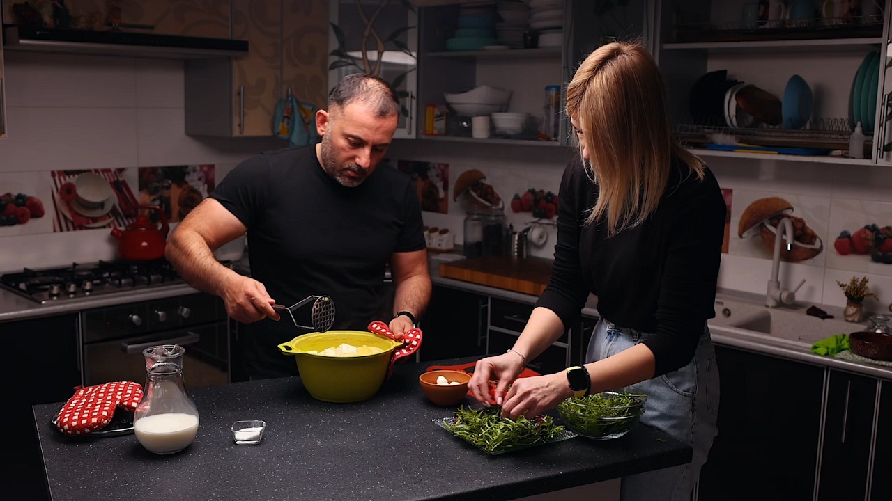 Куриная грудка с сыром в духовк
