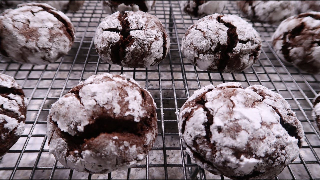 How to Make The Best Quick & Easy Chocolate Crinkles Recipe