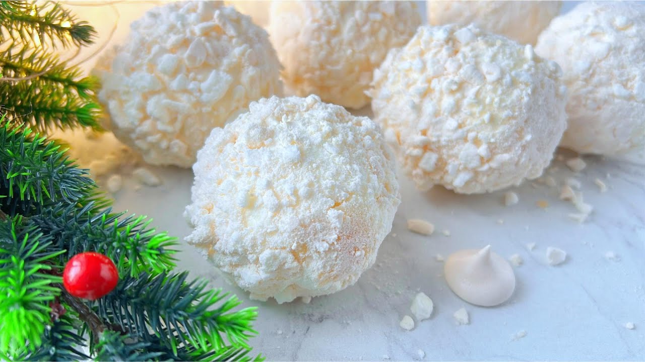 CHRISTMAS PAVLOVA SURPRISE – The Hidden Filling Is Pure Magic!