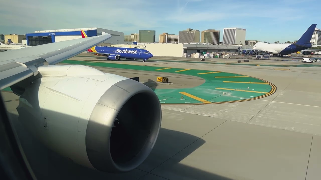 United Airlines 787-9 Engine Start, Takeoff from Los Angeles LAX