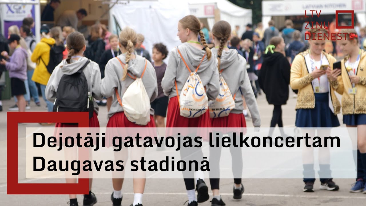 Daugavas stadionā 18 tūkstoši dalībnieku iemēģina deju soļus lielkoncertam “Es atvēru Laimas dārzu”