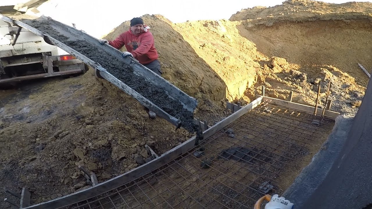 #vlog budowlany. Zalewanie płyty fundamentowej pod zejście do piwnicy.