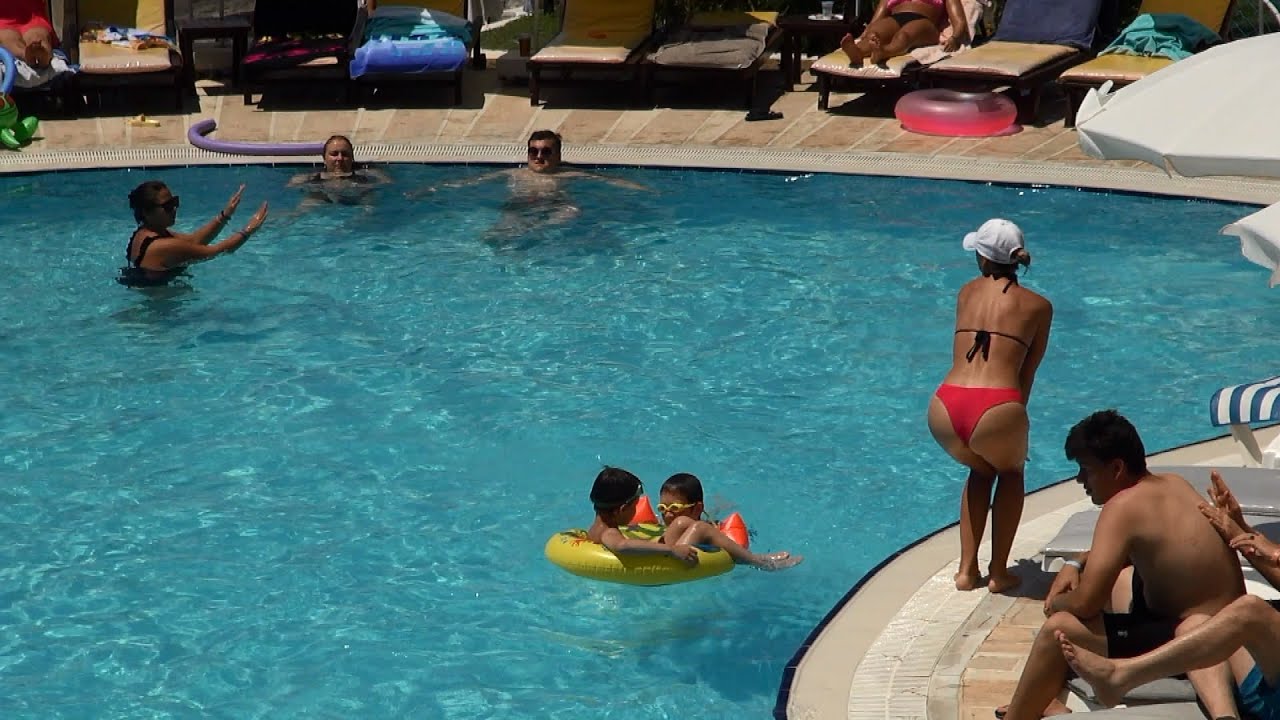ANITAS Beach Hotel 4*. Танцы на воде.