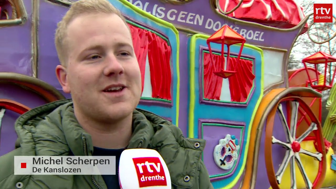 Wind spelbreker bij carnaval Barger-Compascuum