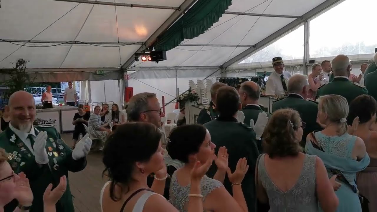 Sch&uuml;tzenfest Neuenkirchen 2023 Begr&uuml;&szlig;ung des K&ouml;nigspaares durch die Varenseller Sch&uuml;tzen