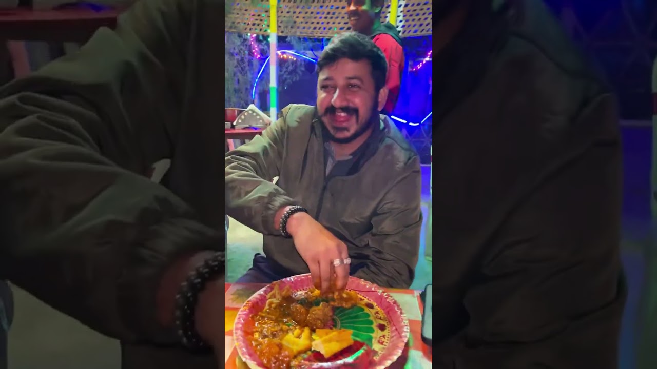 রাঘব রাতে খেলো 1 কেজি খাসির মাংস, সঙ্গে 10 টা রুটি এবং সাথে চিকেন কষা। ওর খাওয়া দেখে ক্যাম্প