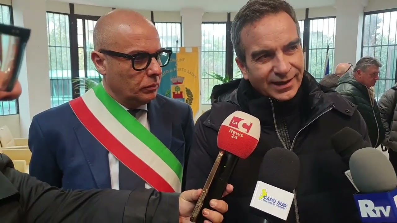 Il presidente Roberto Occhiuto  a margine dell' incontro  a Melito con i Sindaci  dei territori