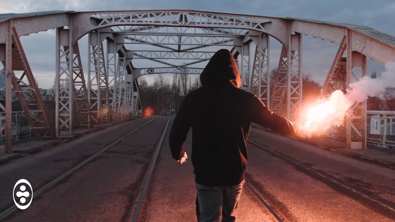 John Askew & Gary Go - Smile (Official Video)