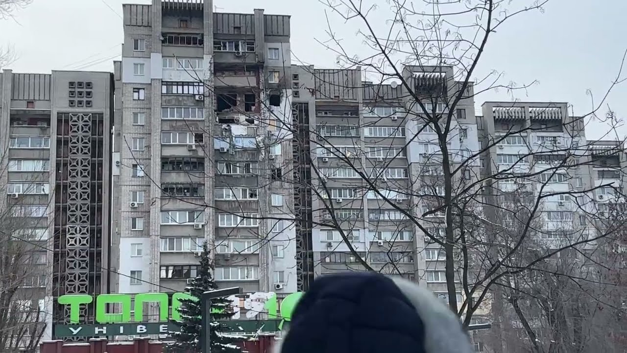 Что осталось после попадания шахеда в многоэтажку на Тополе, Днепр