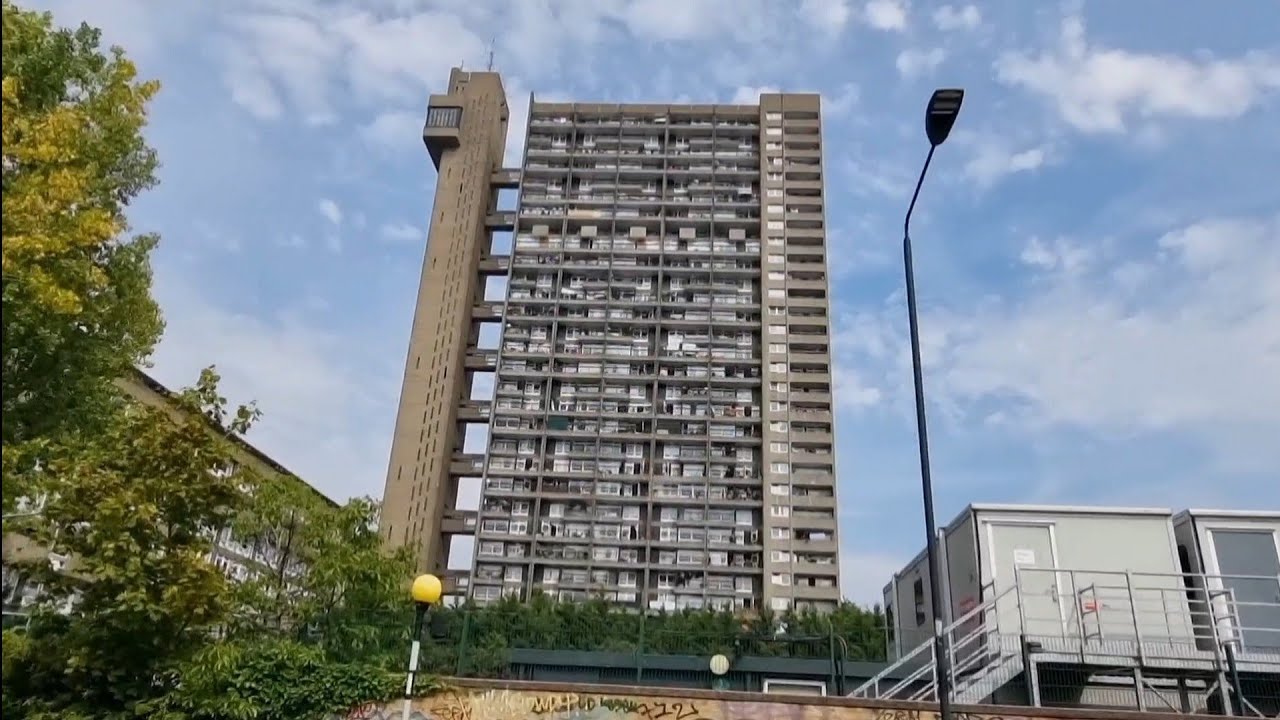 Trellick Tower, Westbourne Park, London - lift lobbies and 270 degree view from 30th floor