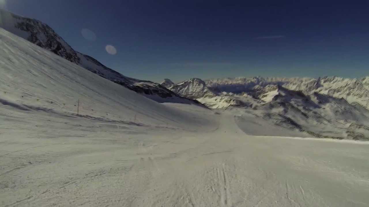 Skiing Kleine Matterhorn to Valtournenche via La pista del ventina