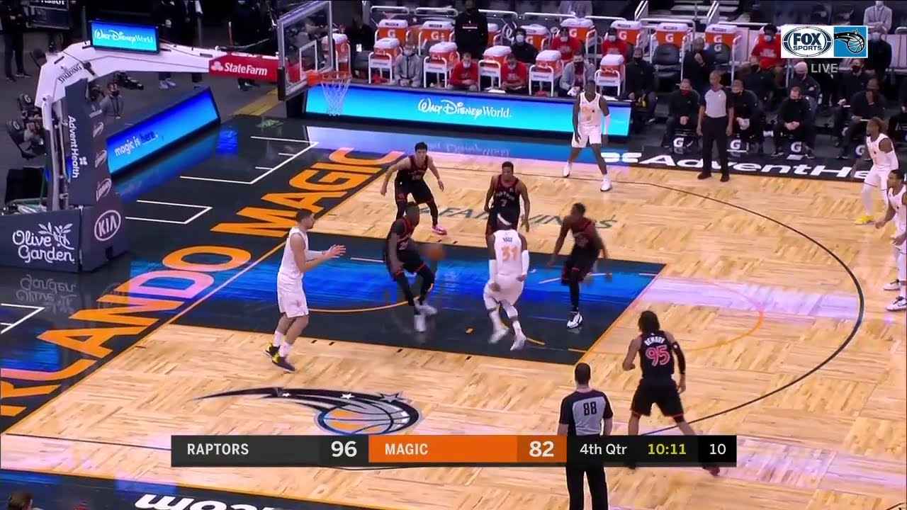 Terrence Ross smart behind-the-back pass assist!
