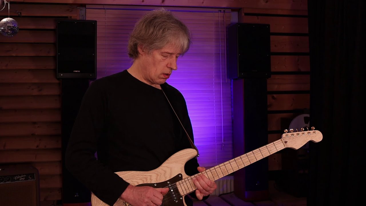 Knopfler-style Guitar Improvisation on self-built Stratocaster
