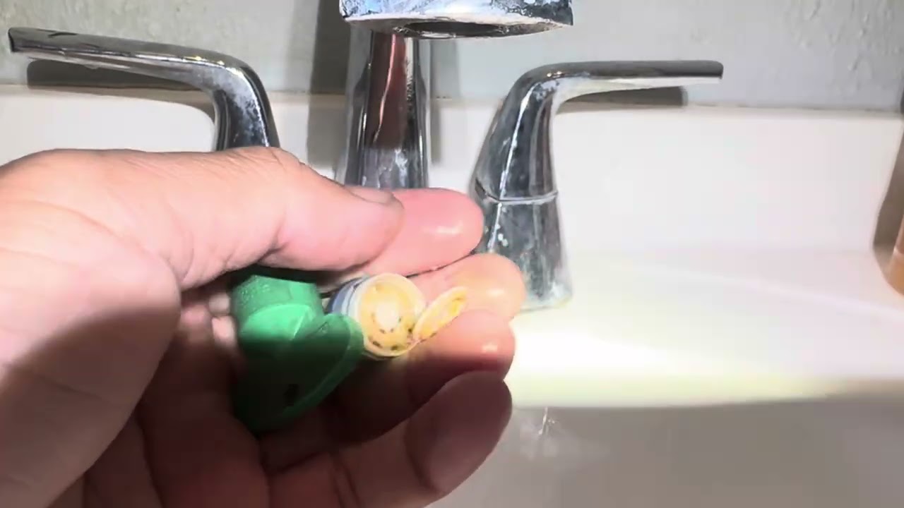 Nước nóng ra yếu 