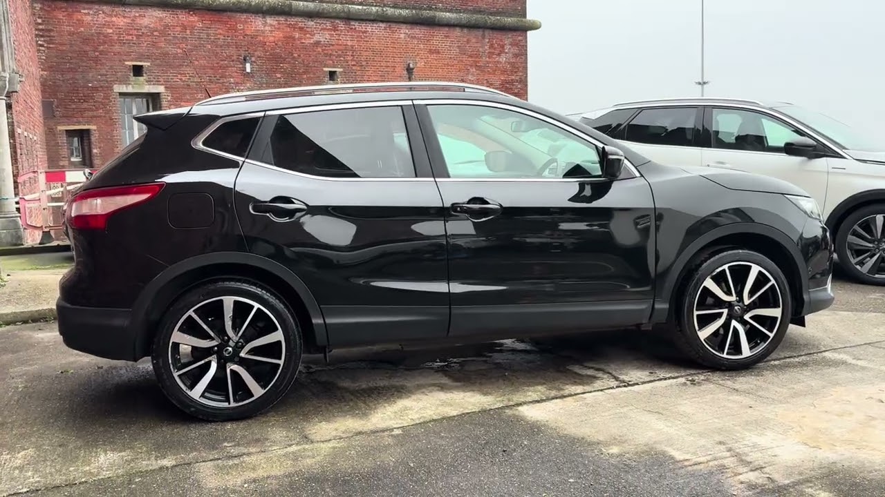 NISSAN QASHQAI 1.5 dCi TEKNA NAV SUV 5 DOOR Finished in Pearl Black BT14XFU