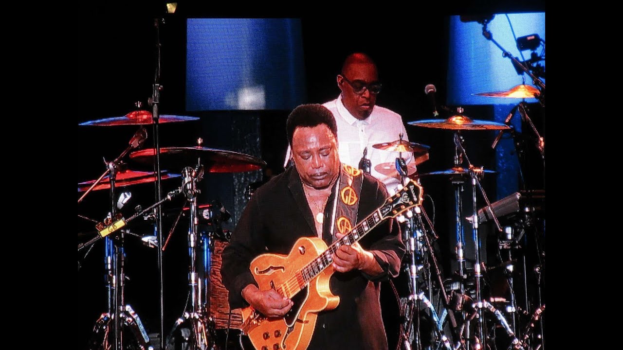 GEORGE BENSON LIVE CLIPS CONCERT @ JAZZ FESTIVAL JUAN-LES-PINS FRANCE - 13 JULY 2019
