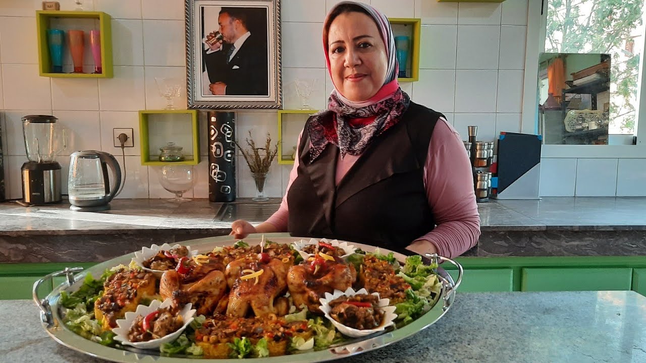 الدجاج معمر في الفران بحشوة جديدة وبنينة على طريقة الدار الكبيرة