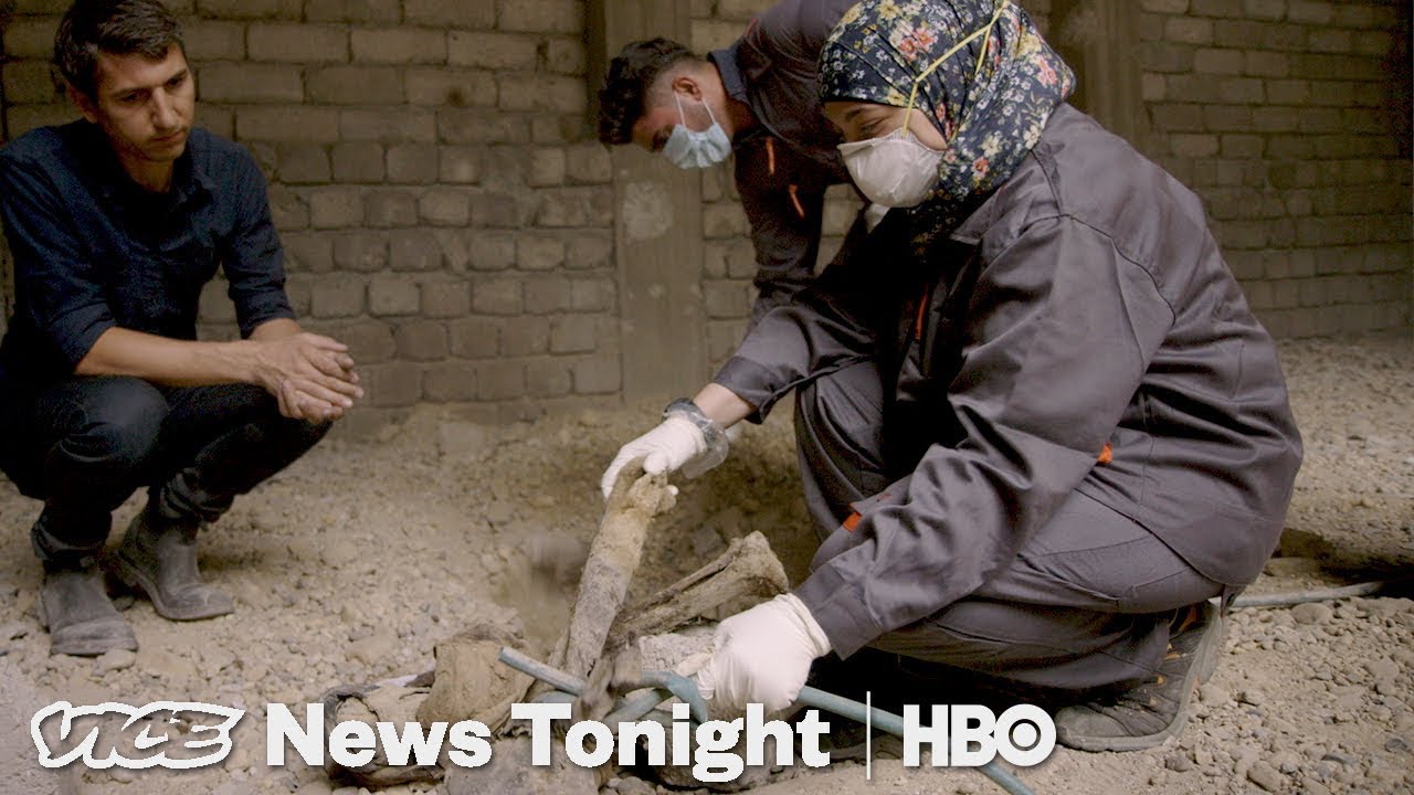 Meet The 23 Year-Old Woman Clearing Out Corpses In Mosul By Hand | Rebuilding Mosul (Bonus)