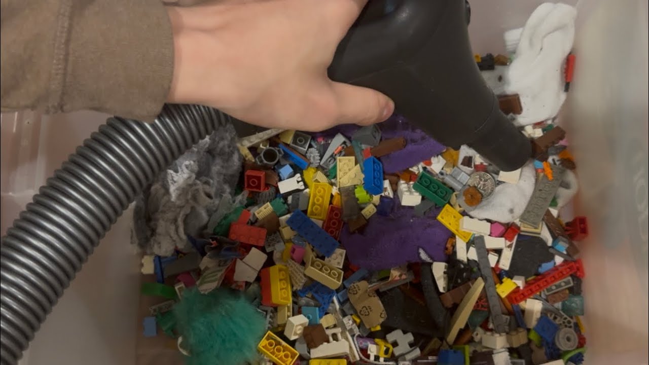 Mess test for the Miele C1!🥰🤭 vacuuming Lego, paper, etc from the big dusty bin! (Bag dump)