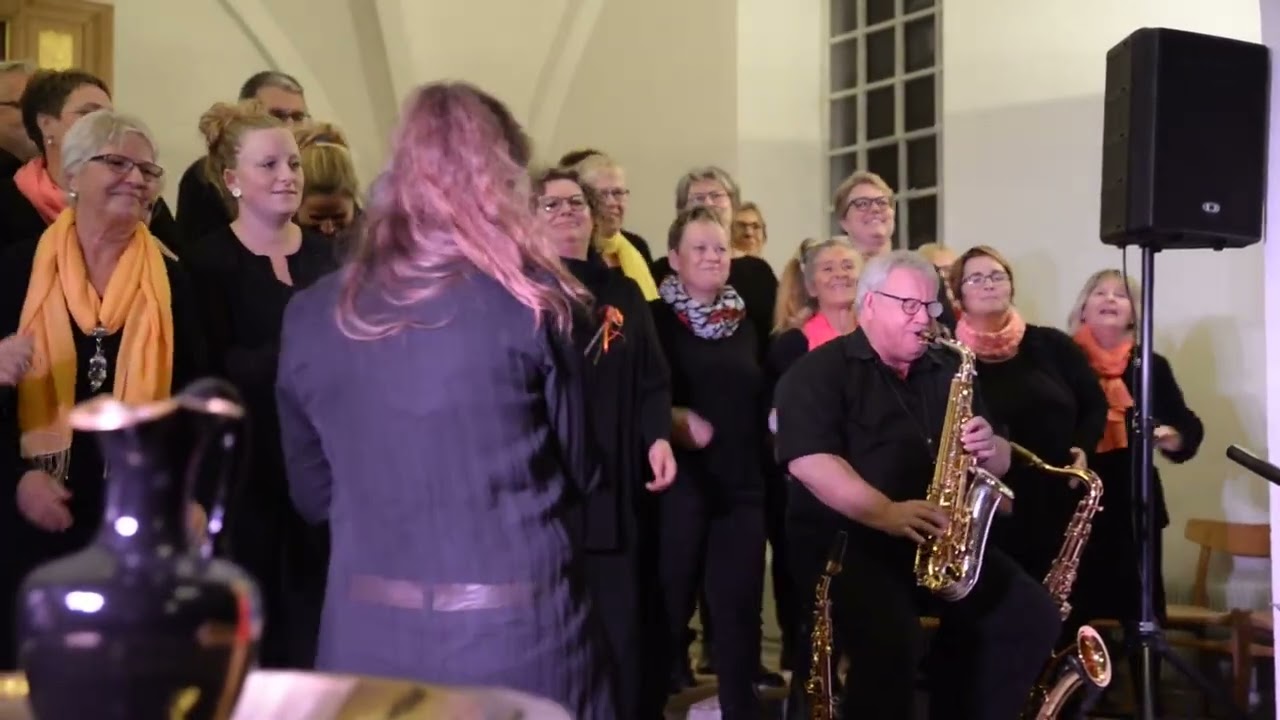 Miriam Mandipira og Gospelkoret Arise 2016