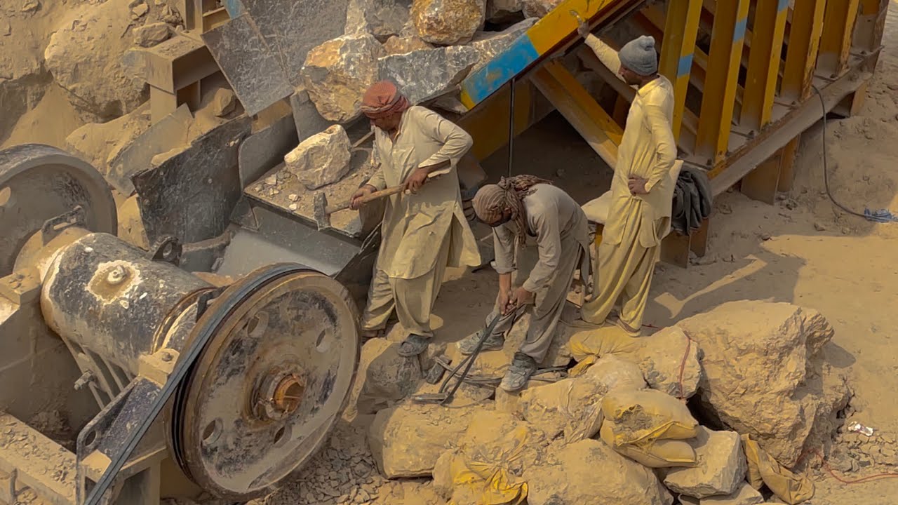 Incredible Work By Quarry Rock Jaw Crusher Machine: Big Rock Crusher.#stonecrusher 