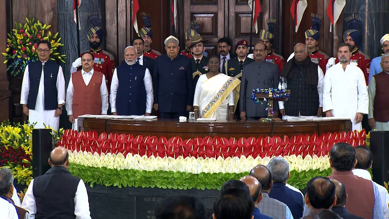 President Droupadi Murmu arrives at Samvidhan Sadan in Parliament House | 25 November 2024