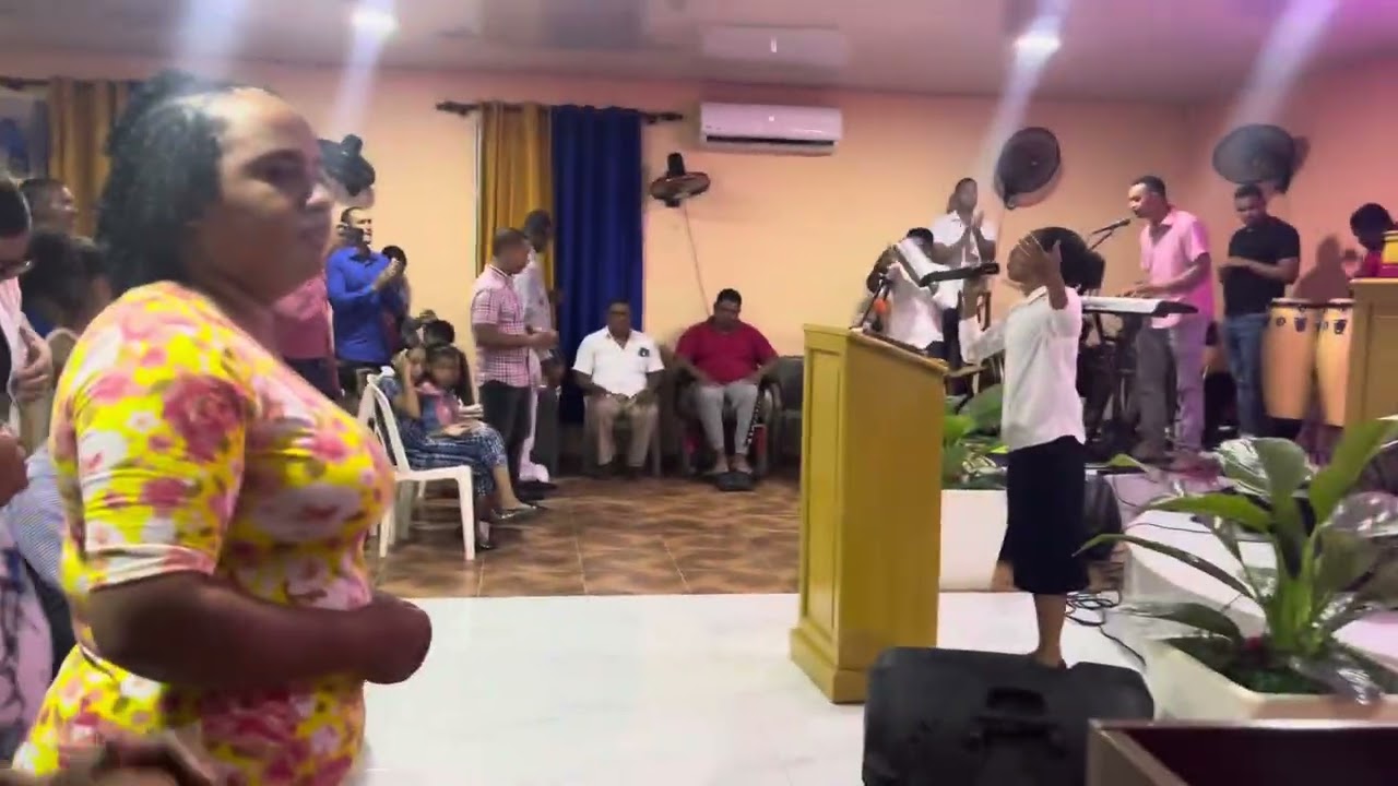 Ven ven Espíritu De Dios ( coro pentecotal la pastora Joselin Pérez