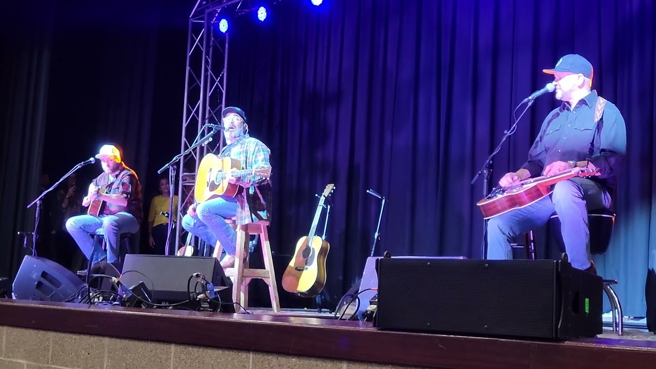 Aaron Lewis - Am I The Only One Live Bettendorf, IA 2/10/23