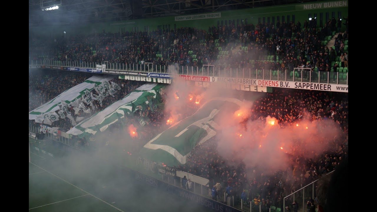 sfeeractie fc groningen ajax De Groene Hel staat in brand pyro