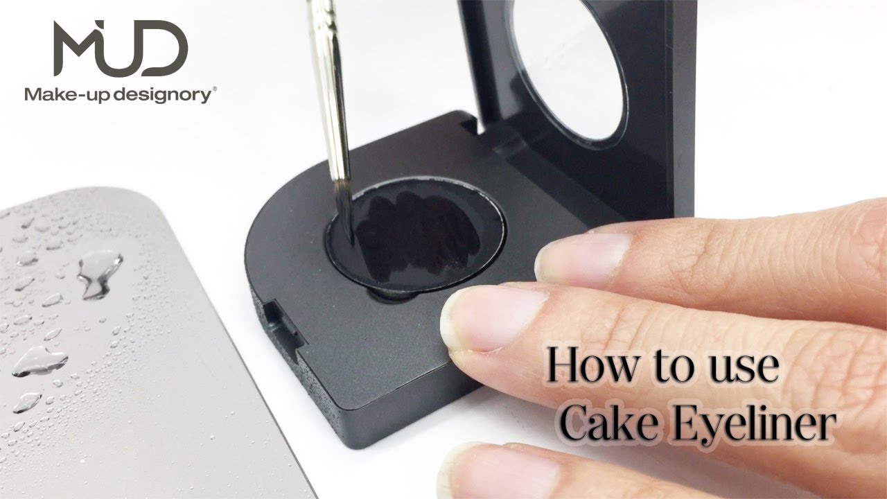 How to Use MUD's Water-Activated Black Cake Eyeliner