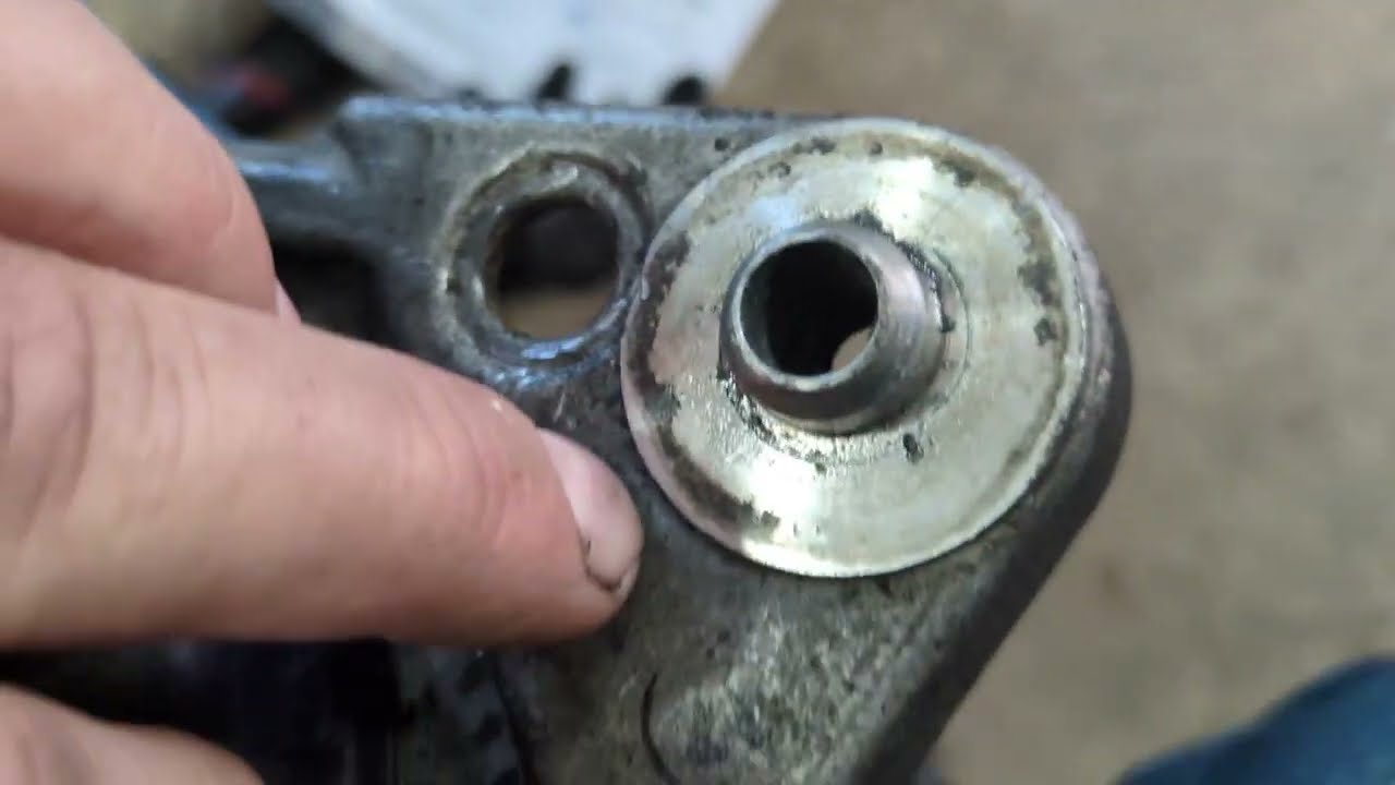 Audi B7 RS4 upper strut bracket threads repair
