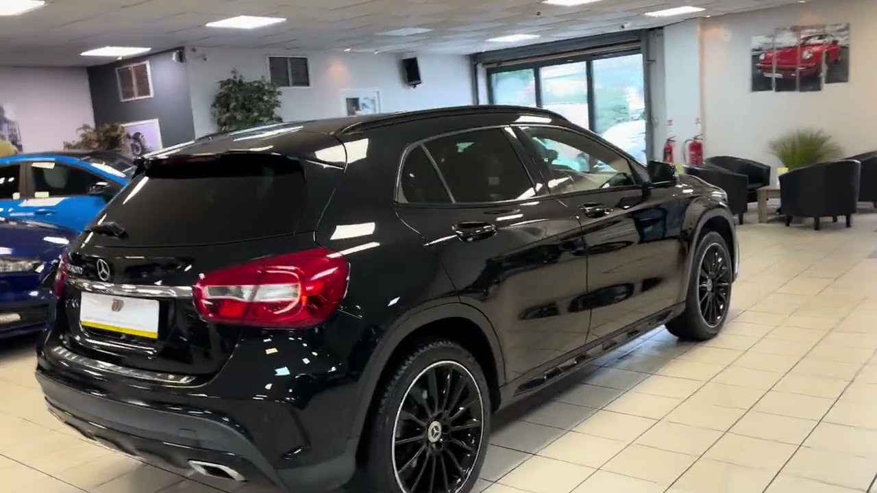Mercedes GLA  walk around 