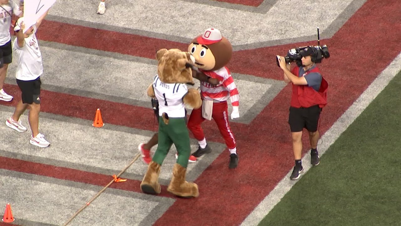 Mascots meet again at the Horseshoe for first time since 2010 Rufus vs. Brutus brawl