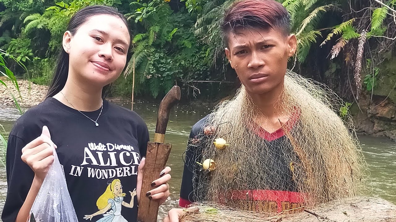Gadis Dayak || Kehidupan Sederhana Masyarakat Suku Dayak Kalimantan