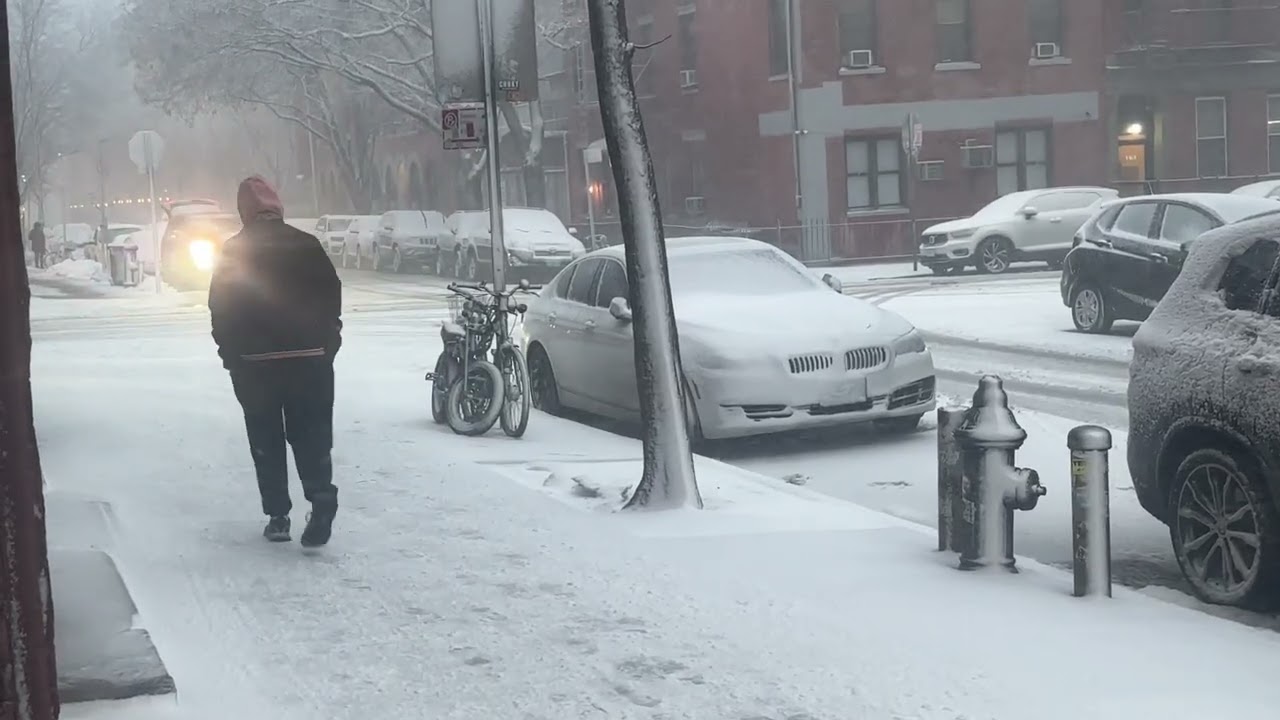 Major Snowstorm Slams Into Brooklyn
