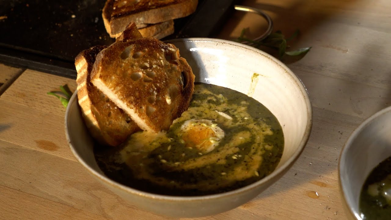 Nässelsoppa med Ramslök och rostad grädde