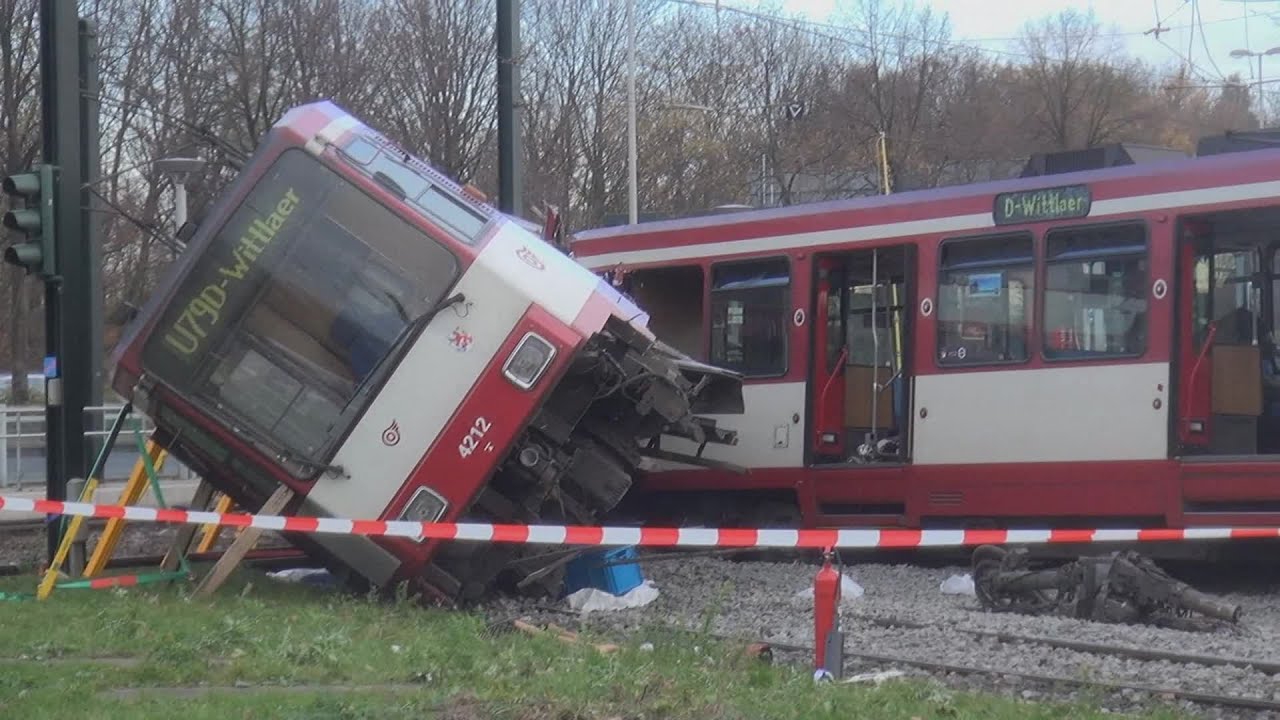 Stra&szlig;enbahn entgleist - 10 Verletzte in D&uuml;sseldorf-Bilk am 28.11.2014 + O-Ton