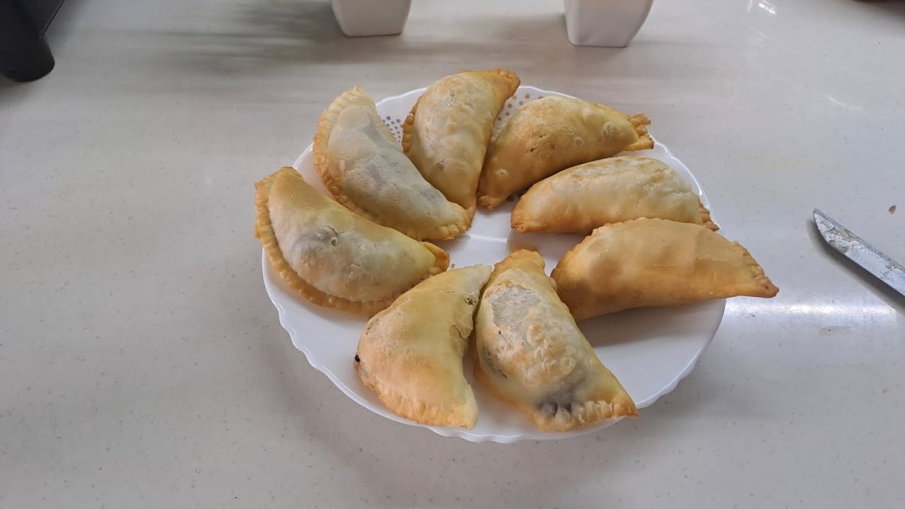 बच्चों की पहली पसंद चॉकलेट गुजिया |