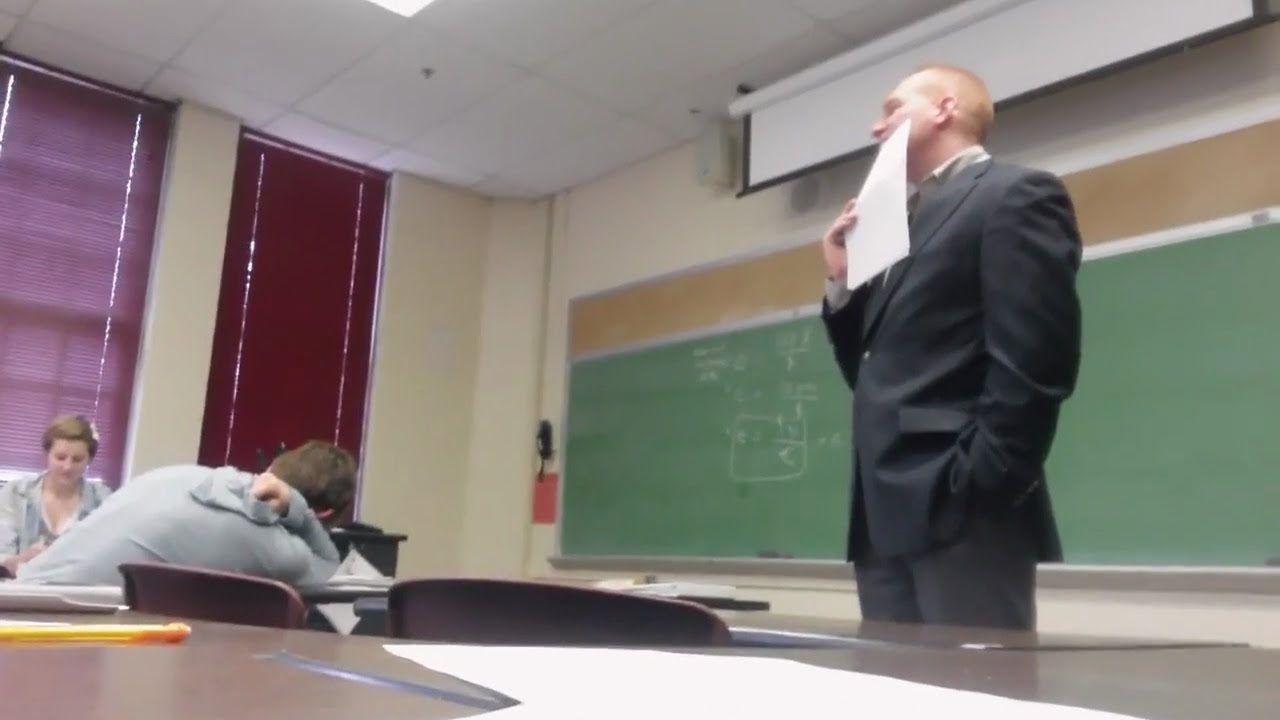 Des élèves piègent leur prof le 1er avril