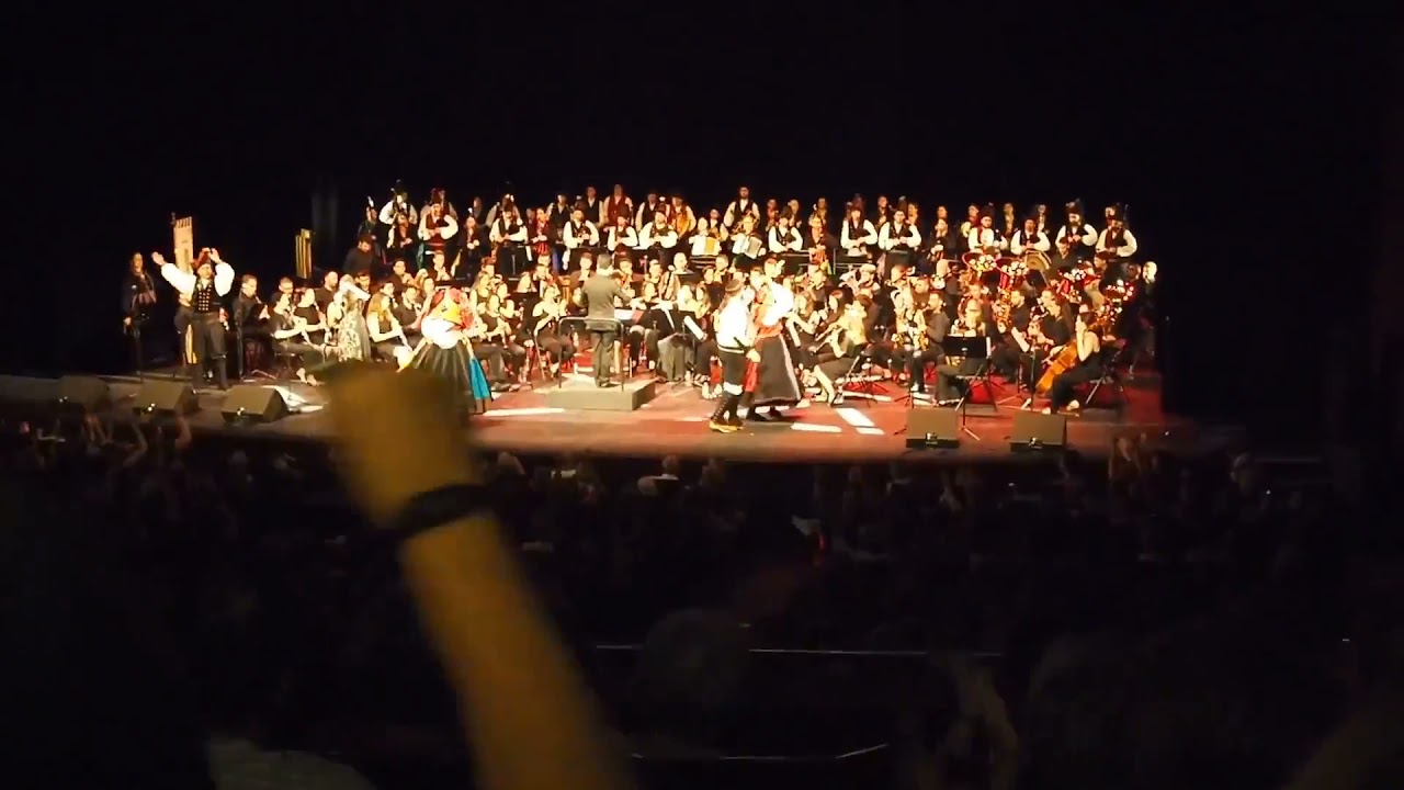 A Rianxeira - A.C. Xirandela no Festival Intercéltico de Lorient