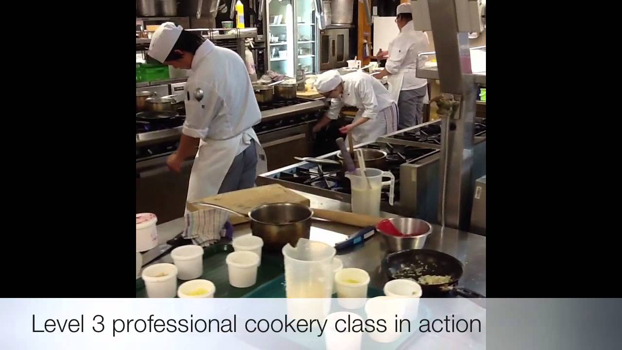 UCOL Professional Cookery L3 - class in action