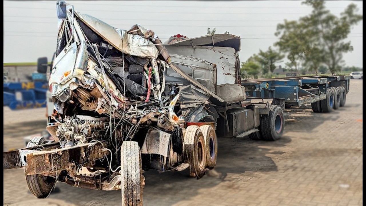 Hino Truck Accident: A Pakistani Mechanic's Incredible Repair | Truck Chassis Manufacturing