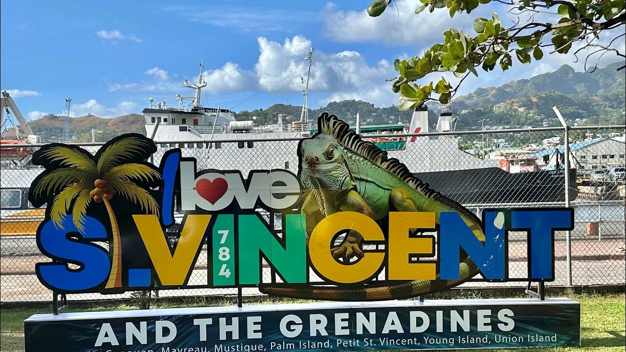 Saint Vincent and the Grenadines Adventures: Wallilabou Bay and Dark View Falls #favoritetravelblog