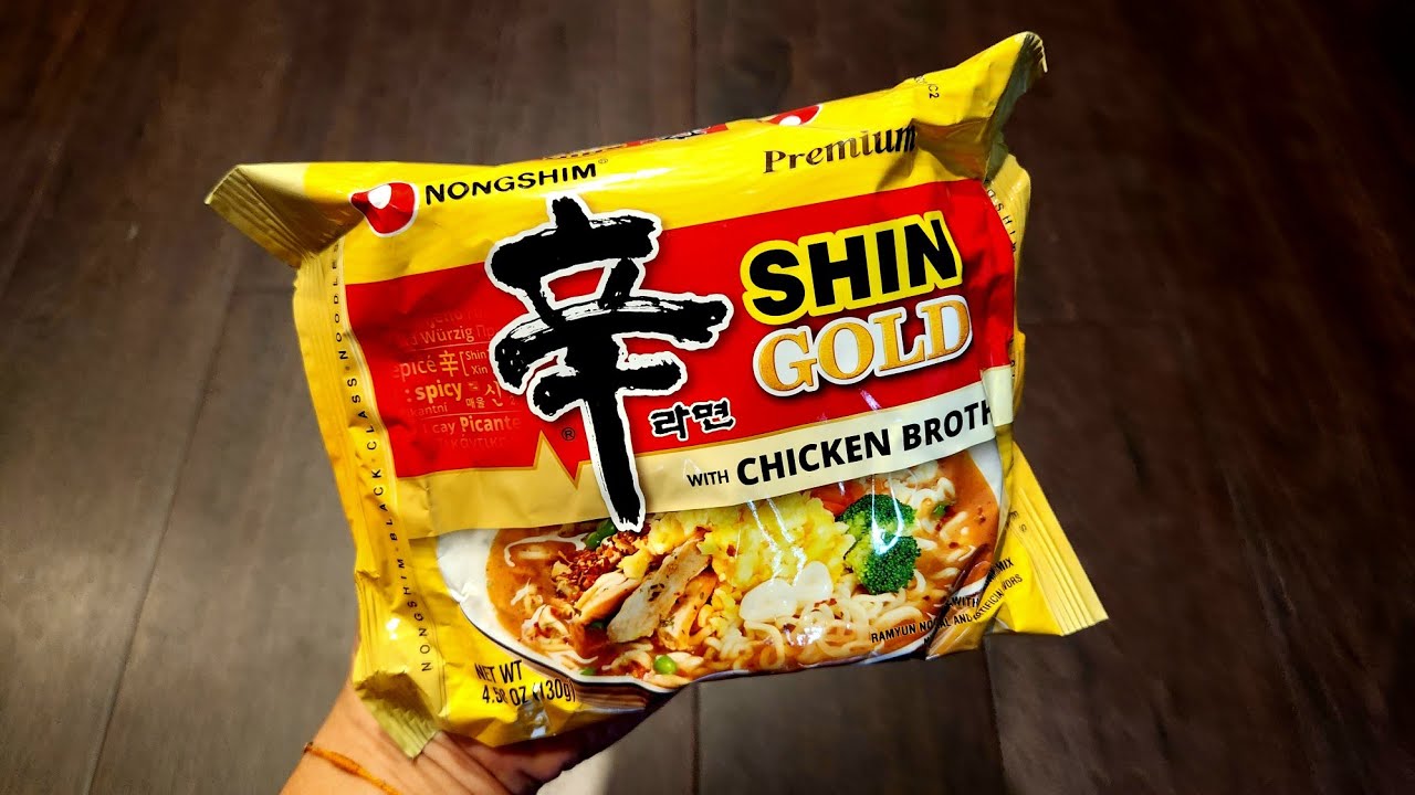 Nongshim Premium Shin GOLD with Chicken Broth