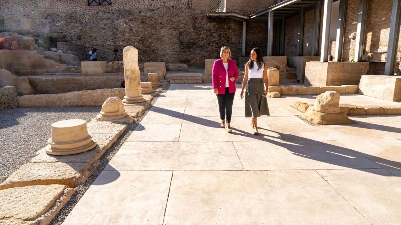 La primera fase de excavación del pórtico del Teatro Romano de Cartagena a punto de final