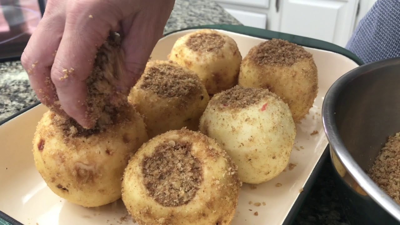 FAMOUS BAKED APPLE RECIPE / stuffed with walnuts