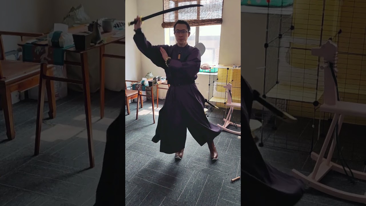 中式传统汉服搭配单刀穿戴演示 / Historical costumes and sword wearing demonstration #chinesekongfu #martialarts