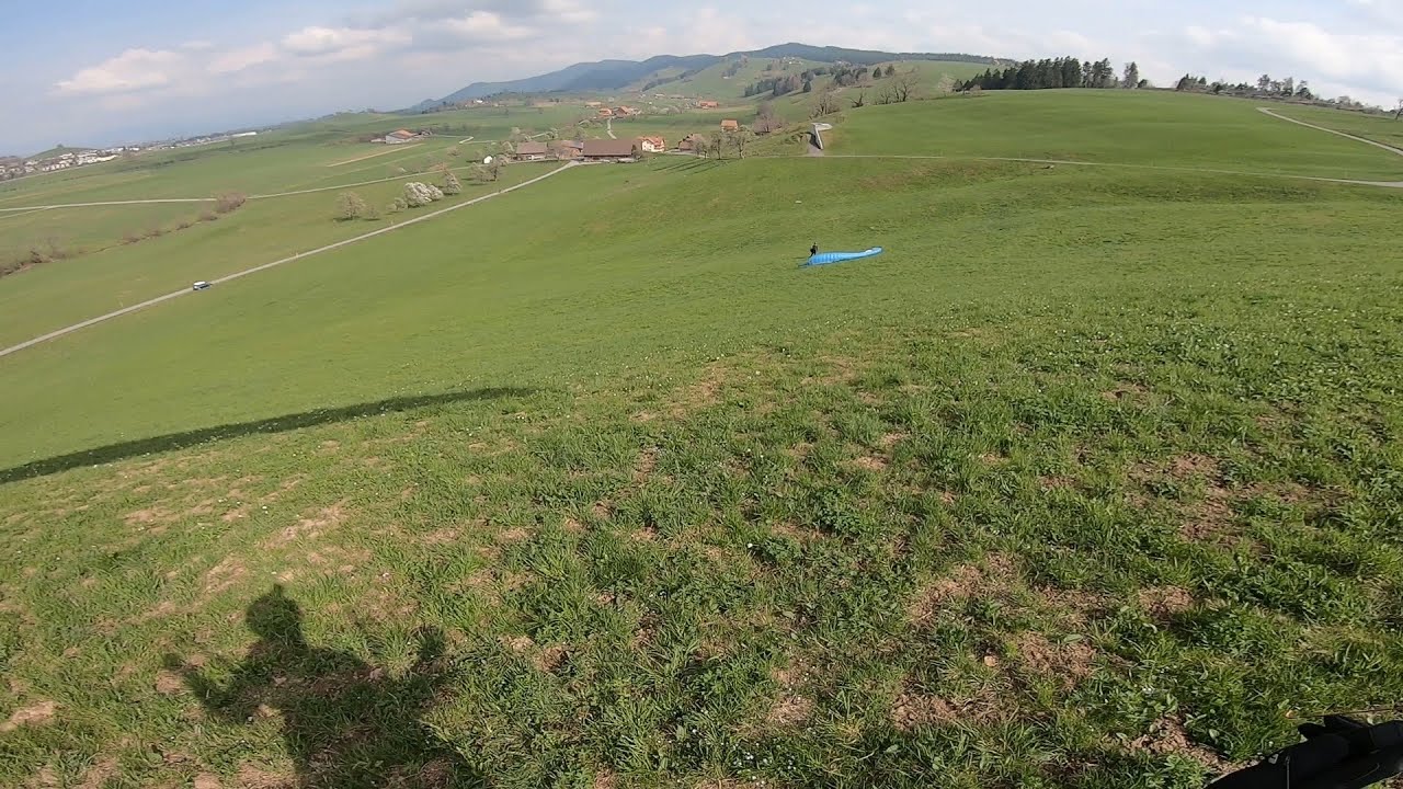 Thermals on the practice slope. Thermik am &Uuml;bungshang im Flachland.