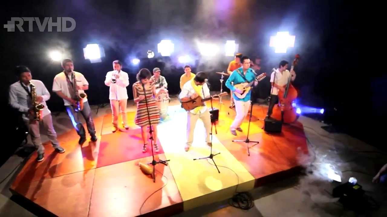 Macuiles - Mientras No Digas Nada.